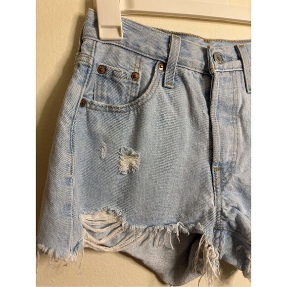 Levis 501 Short - Picture 2 of 5